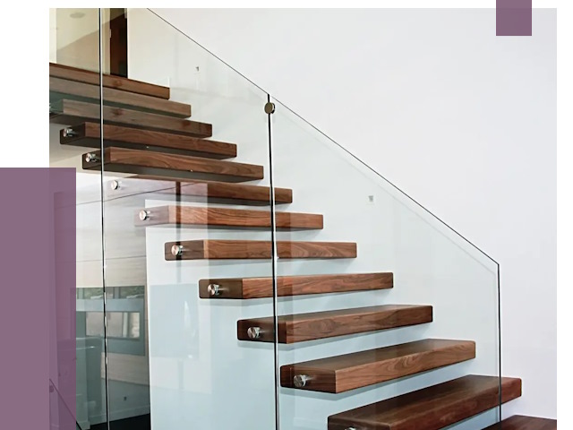 Стеклянные перила для лестницы в Истре от 14732 руб.