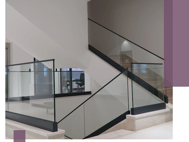 Стеклянные перила премиум-класса с установкой в Истре