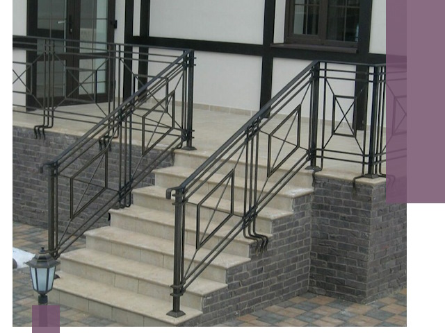 Перила для крыльца в Истре — монтаж, изготовление и установка