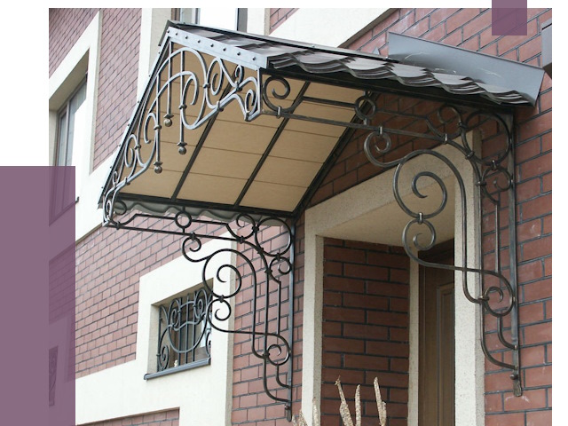 Двускатные козырьки в Истре под ключ от 12700 руб.