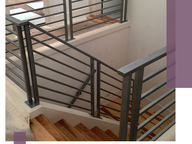 Изготовление поручней из металла и дерева в Истре